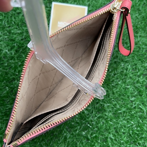 Michael Kors Jet Set Travel XL Zip Clutch Wristlet - Picture 5 of 16